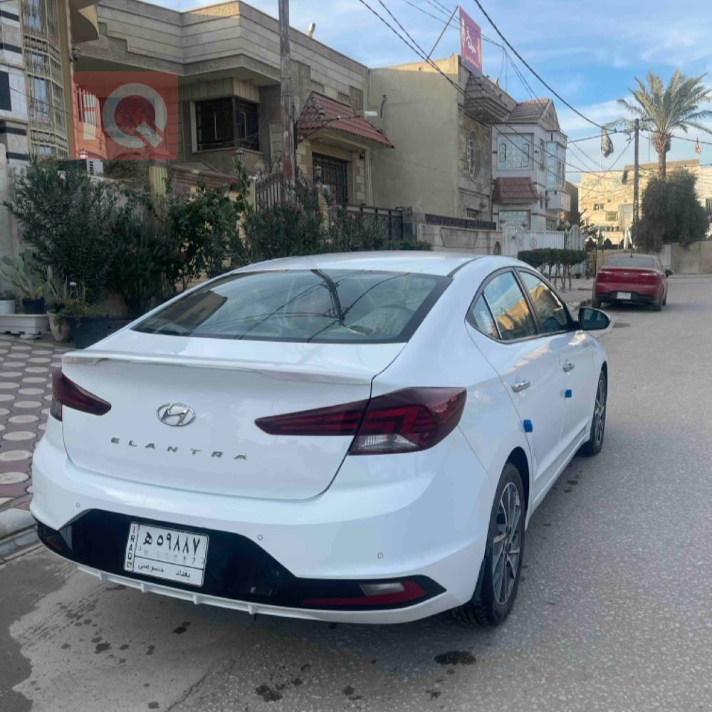 هیوندای ئەلەنترا